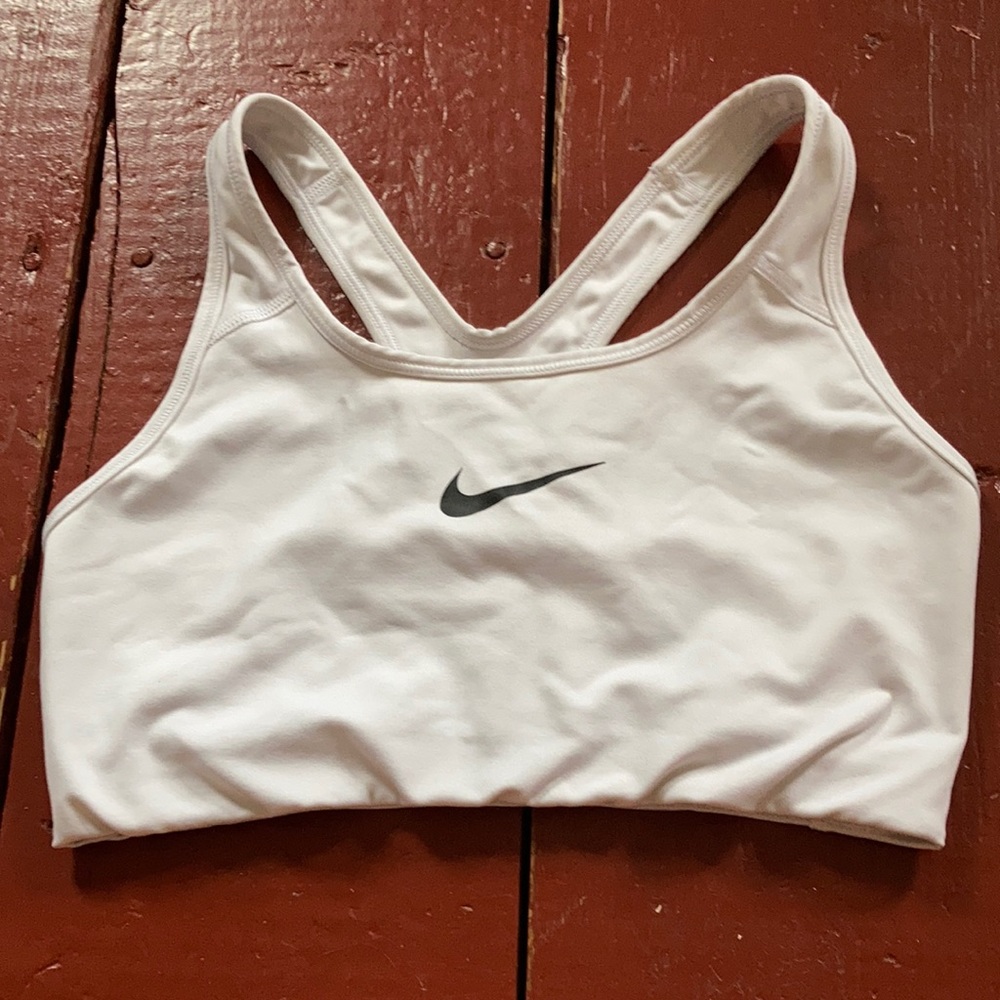 Nike Women’s Sports Bra (Size Medium)